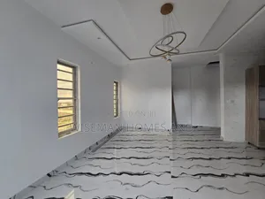 2bdrm Apartment in Lekki Phase 1 for rent