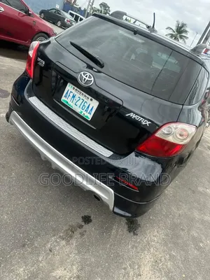 Toyota Matrix Hatchback FWD (1.8L 4cyl 5M) 2009 Black