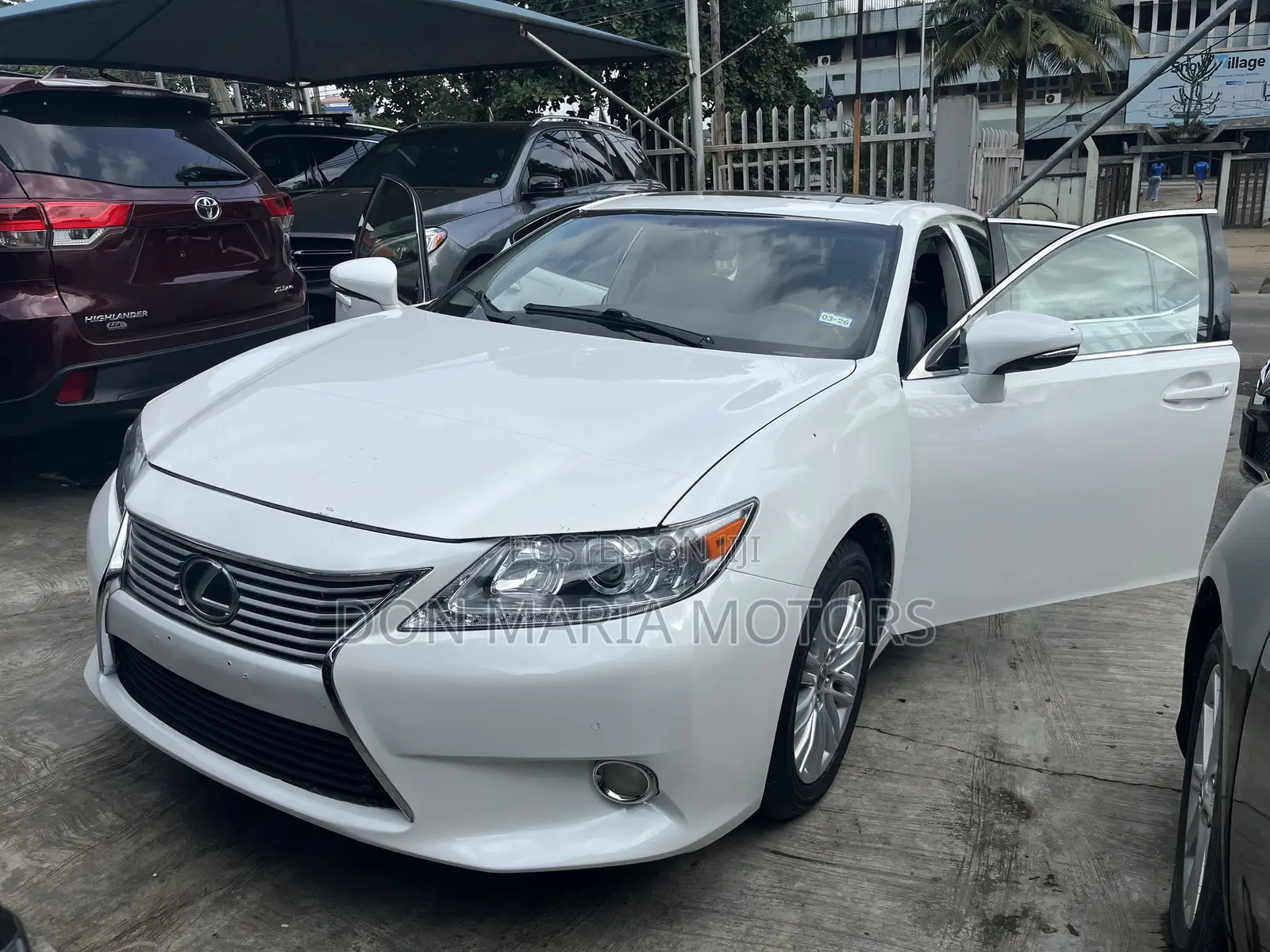 Lexus ES 2013 White