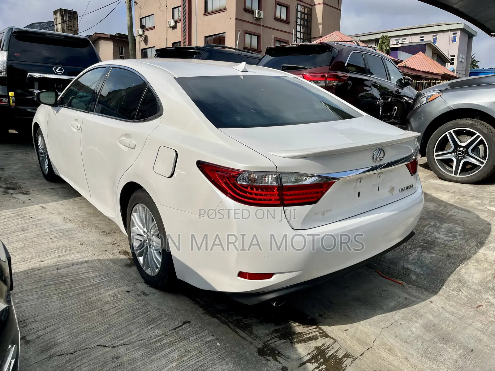 Lexus ES 2013 White