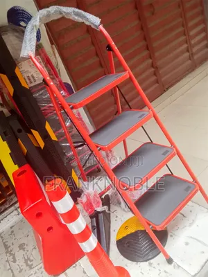 4 Step Foldable Ladder