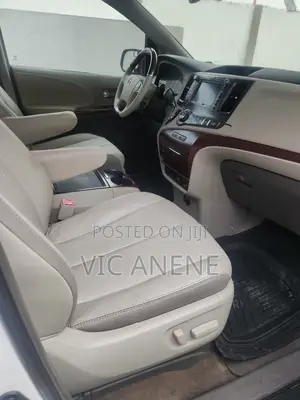 Toyota Sienna Limited FWD 7-Passenger 2013 White