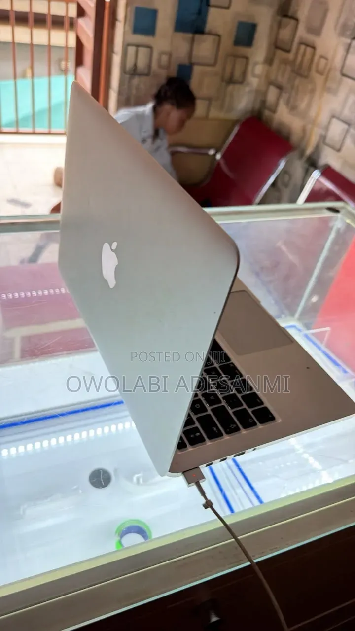 Laptop Apple MacBook Pro 2015 16GB Intel Core i5 HDD+SSD 128GB