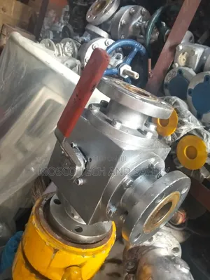 Industrial Three-Way Flanged Ball Valve | Flow Diversion Valve