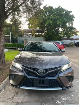 Toyota Camry XSE FWD (2.5L 4cyl 8AM) 2018