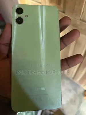 Samsung Galaxy A05 64 GB Green