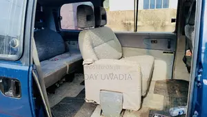 Mitsubishi L300 2000 Blue