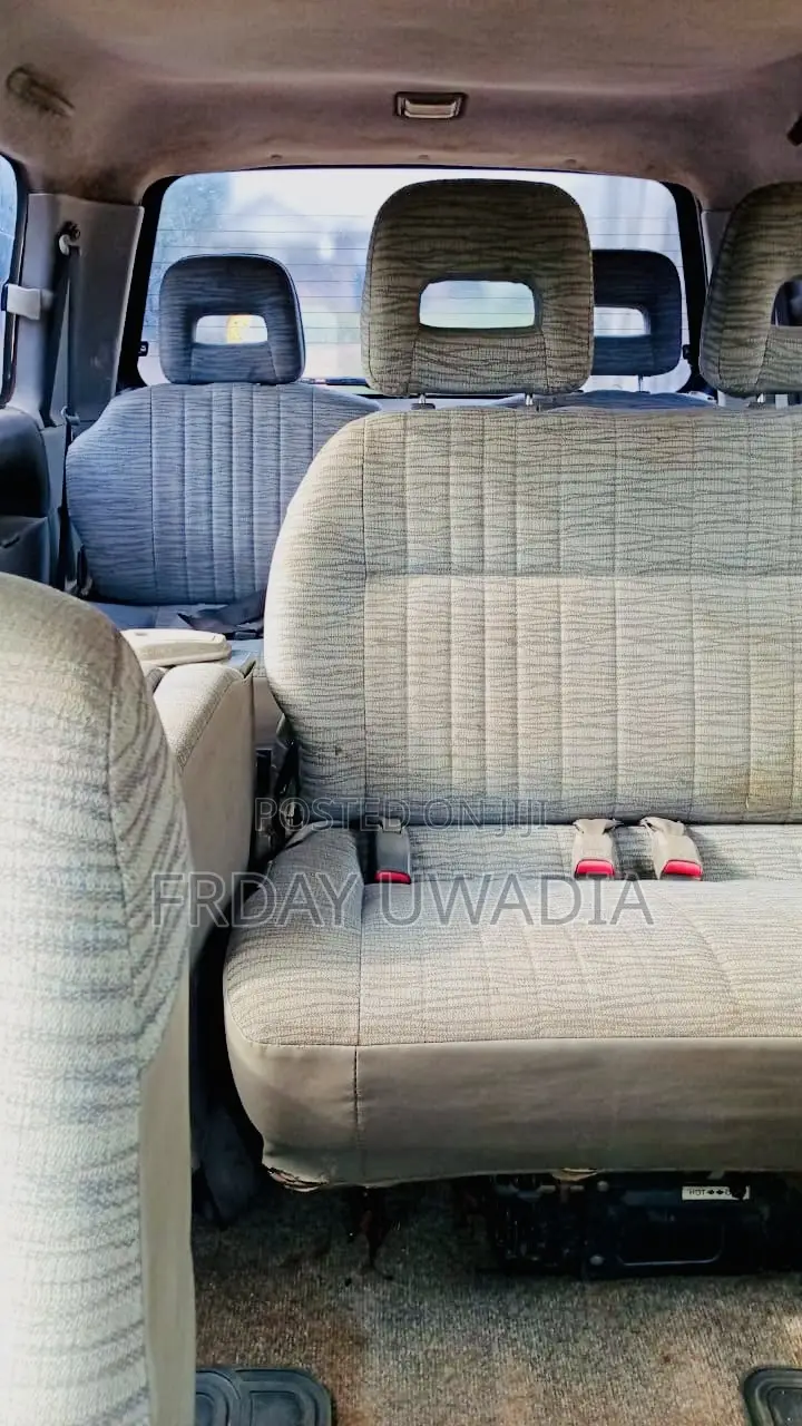 Mitsubishi L300 2000 Blue