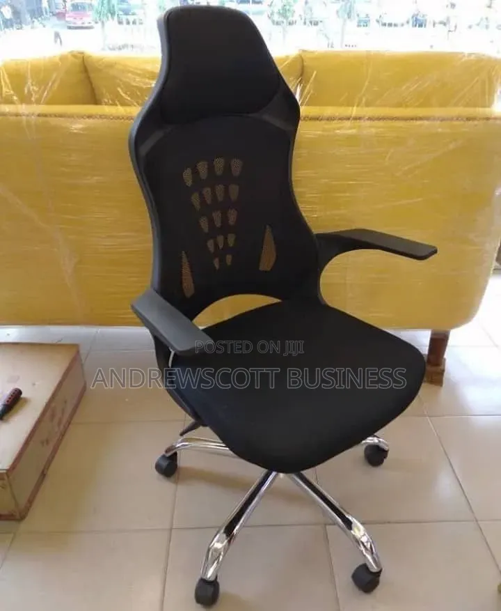 Executive Fish Handle Model 2113 Office Swivel Chair