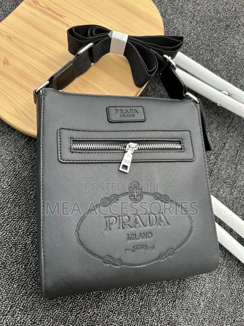 Gucci Solid Body Cross Bag