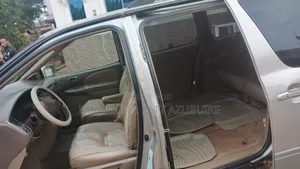 Toyota Sienna 2001 Silver