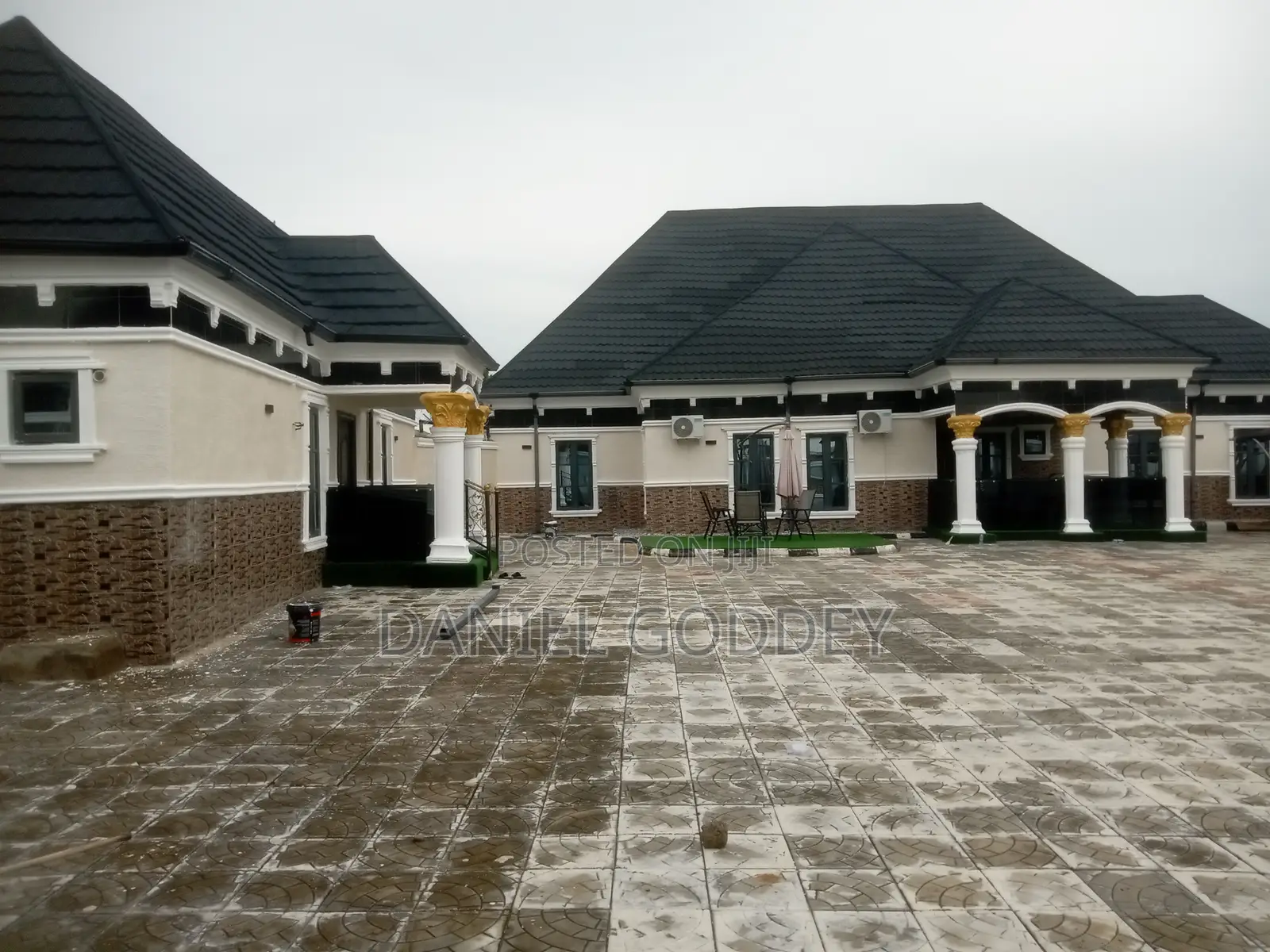 Painter Decoration Service