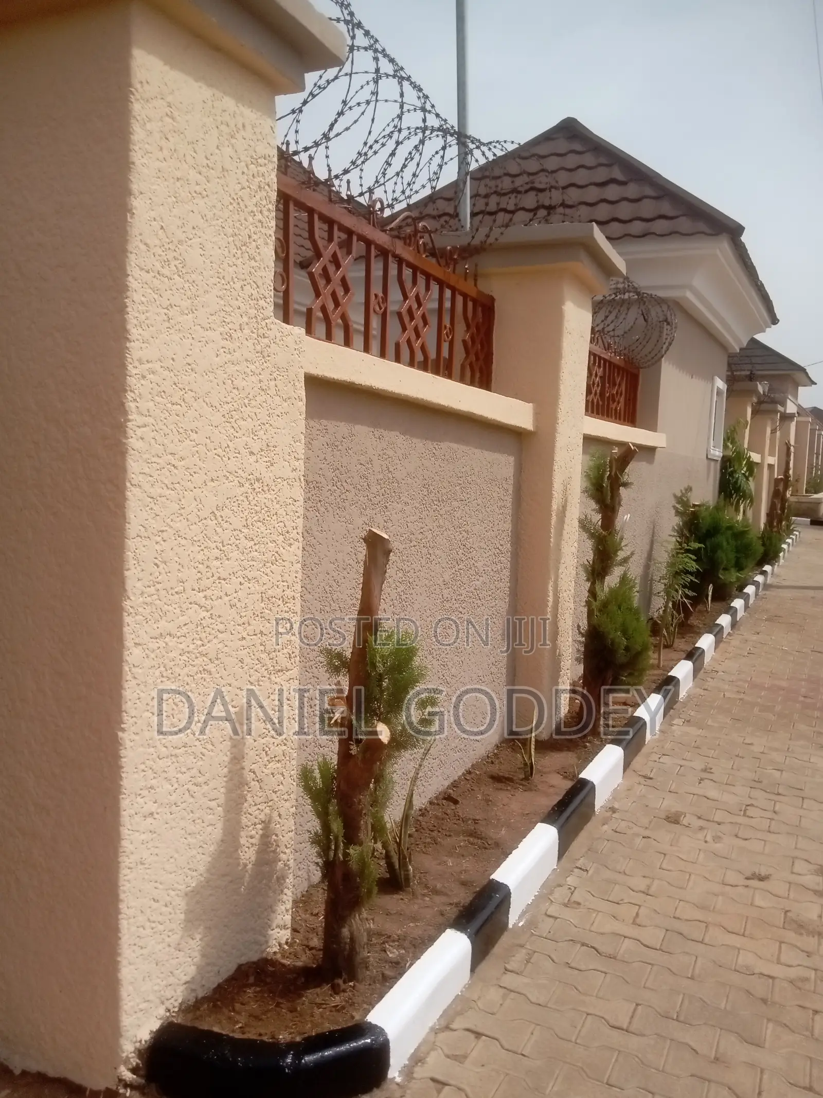 Painter Decoration Service