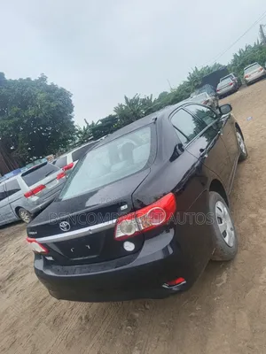 Toyota Corolla 2011 Black