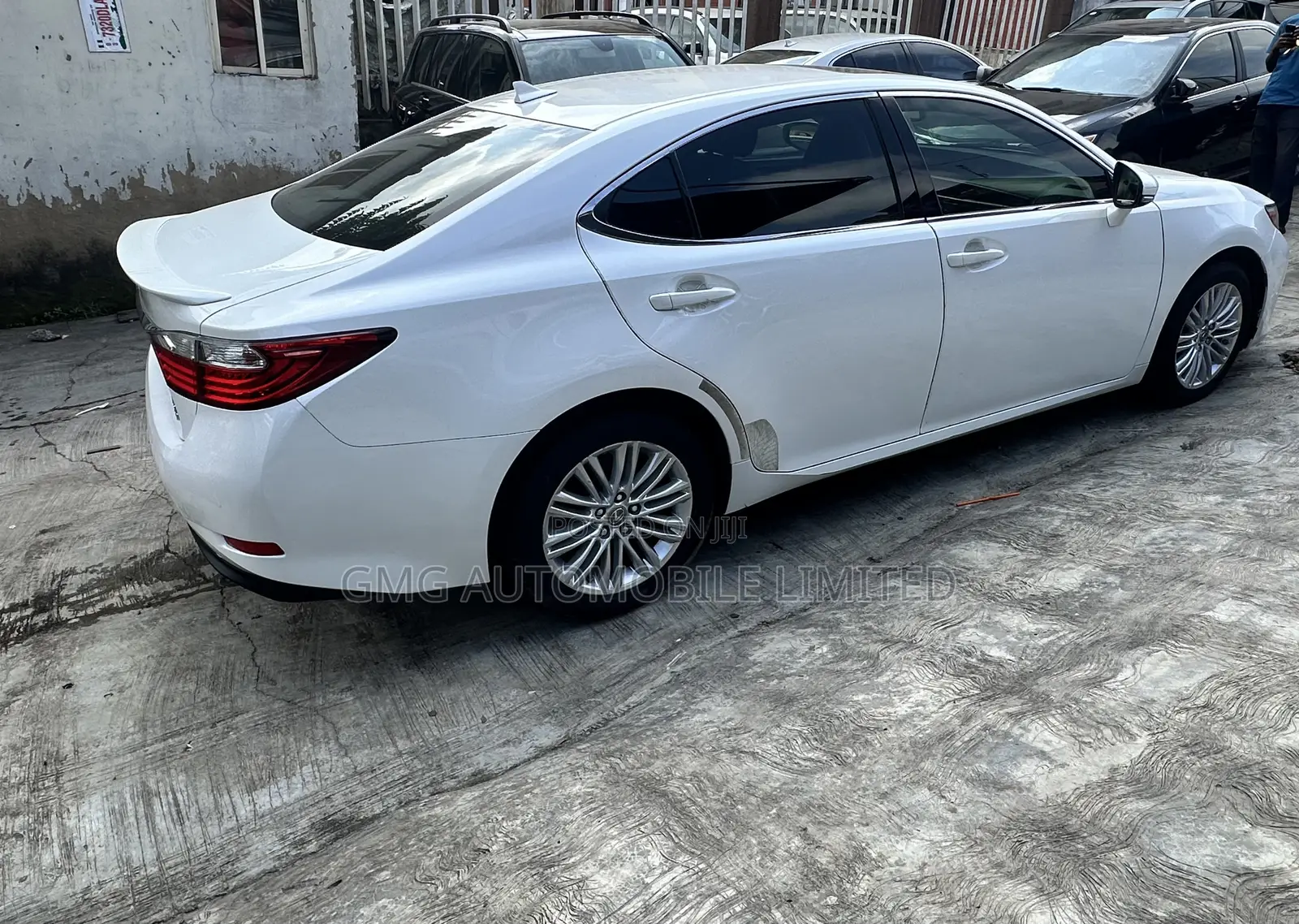 Lexus ES 350 FWD 2013 White