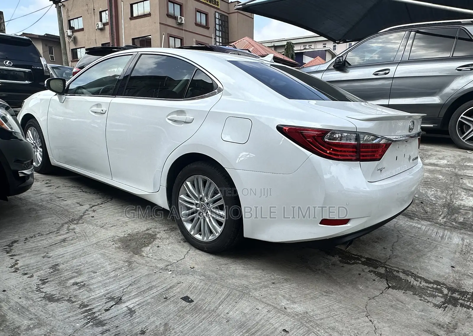 Lexus ES 350 FWD 2013 White