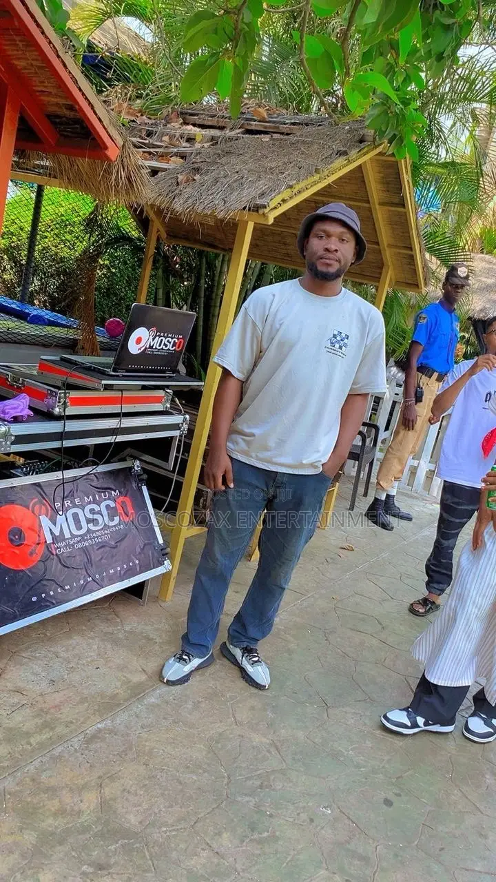 Dj and Quality Speakers