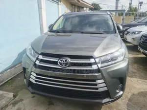 Toyota Highlander XLE V6 4x2 (3.5L 6cyl 6A) 2016