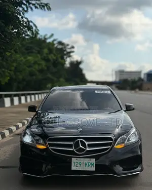 Mercedes-Benz E350 Base 4Matic Sedan AWD (3.5L 6cyl 7A) 2013 Black