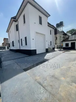 5bdrm Duplex in Copa Cabana Estate, Apo District for sale