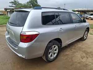 Toyota Highlander 2010 Silver