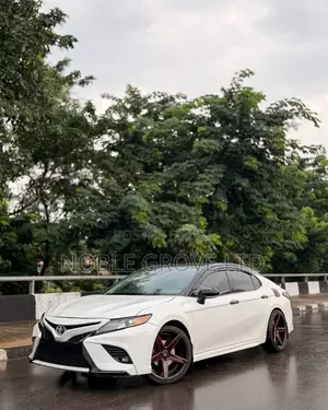 Toyota Camry XSE (2.5L 4cyl 8A) 2019 White