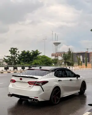 Toyota Camry XSE (2.5L 4cyl 8A) 2019 White