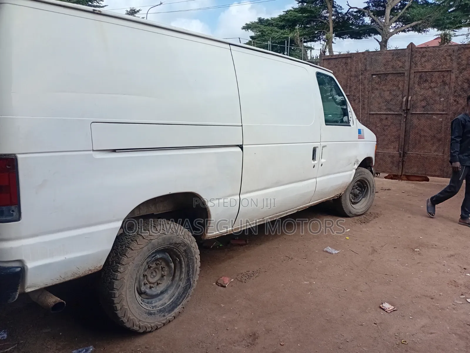Ford E250 2005 White