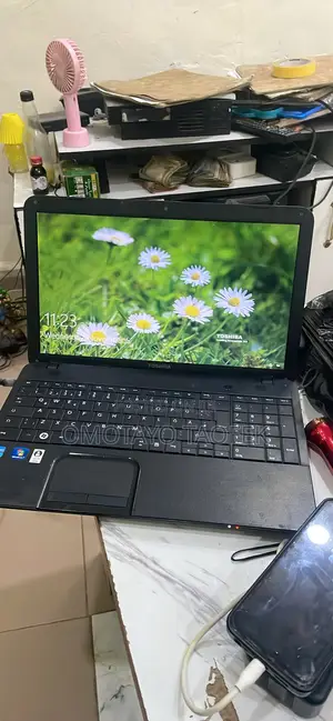 Laptop Toshiba A30 32GB Intel Core i7 HDD 512GB
