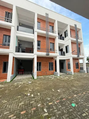 5bdrm Townhouse/Terrace in Osapa london for sale