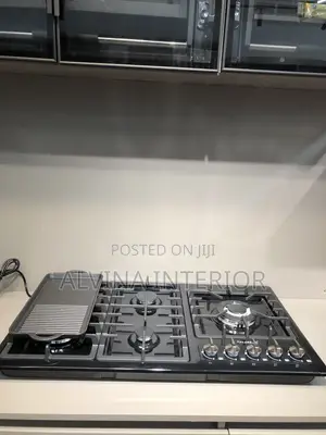 In- Built 5 Burner Gas Cooker