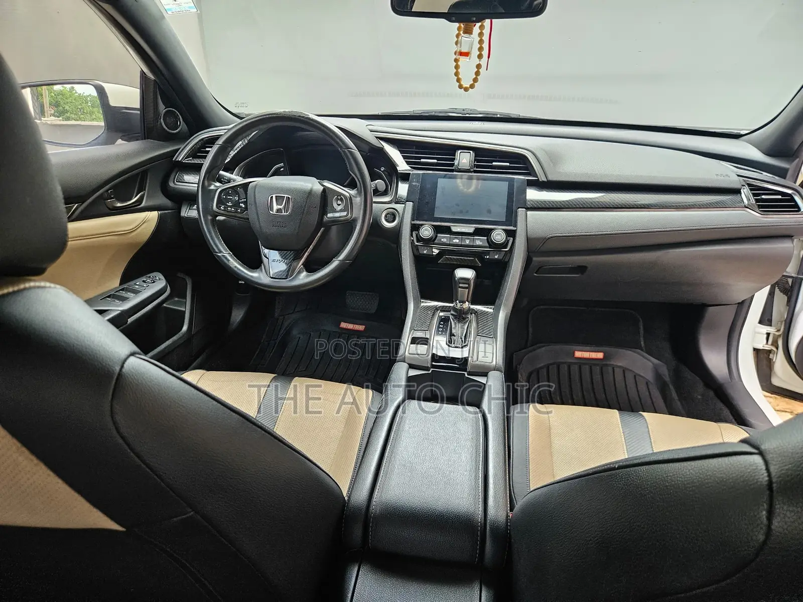 Honda Civic EX-L w/Navi Hatchback 2018 White