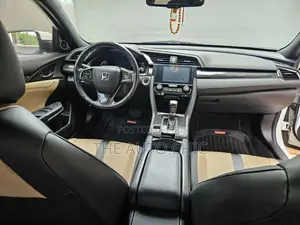 Honda Civic EX-L w/Navi Hatchback 2018 White