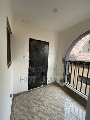 2bdrm Block of Flats in Somefun Street, Pen Cinema for rent