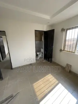 2bdrm Block of Flats in Somefun Street, Pen Cinema for rent