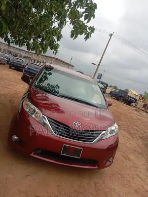 Toyota Sienna LE 7 Passenger 2011 Red