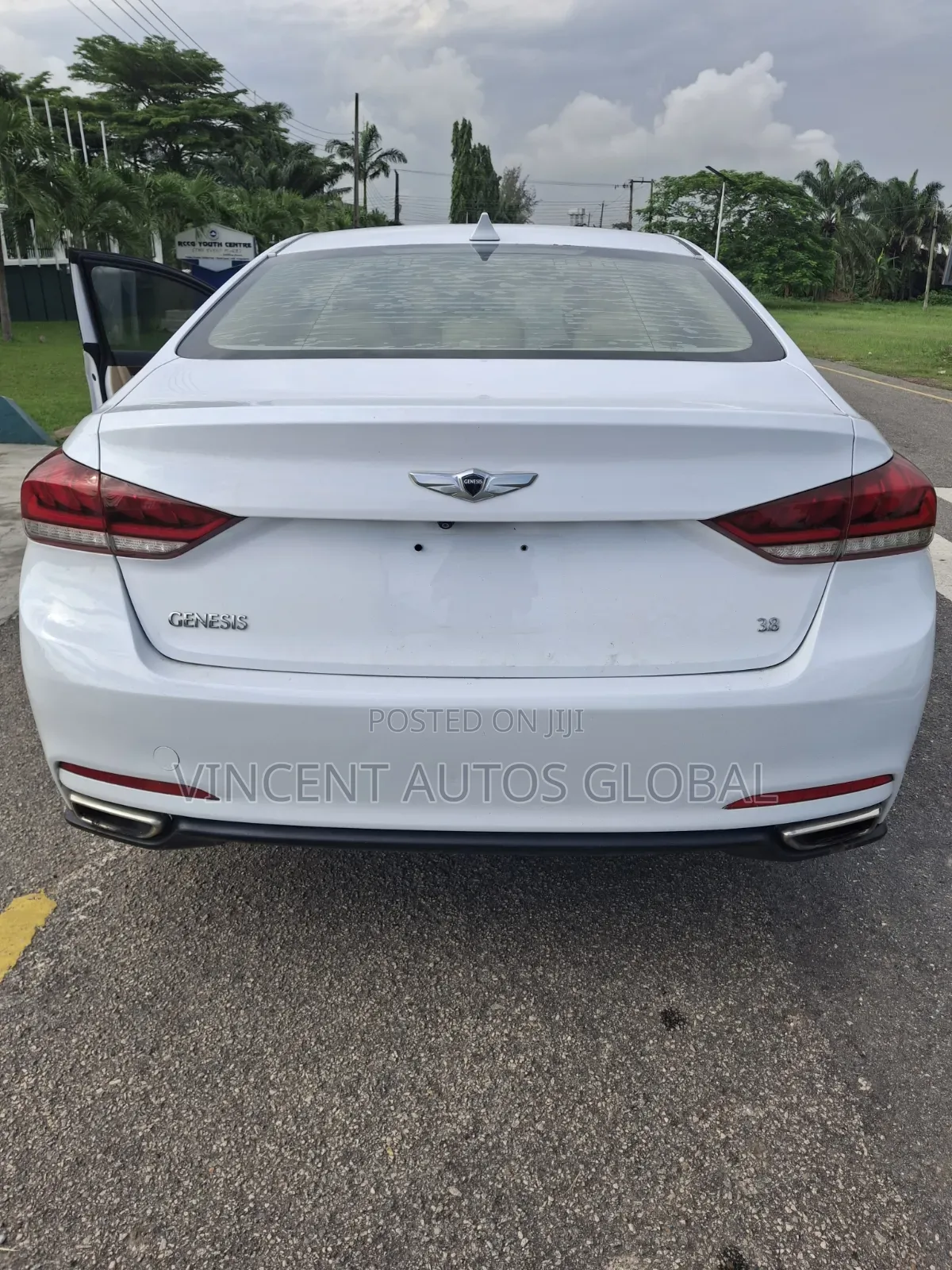 Hyundai Genesis 2015 White