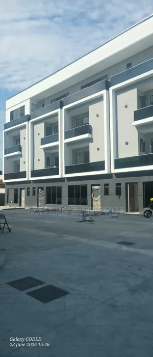 4bdrm Townhouse / Terrace in Lekki for rent