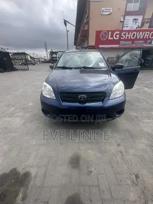 Toyota Matrix Hatchback FWD (1.8L 4cyl 5M) 2007 Blue