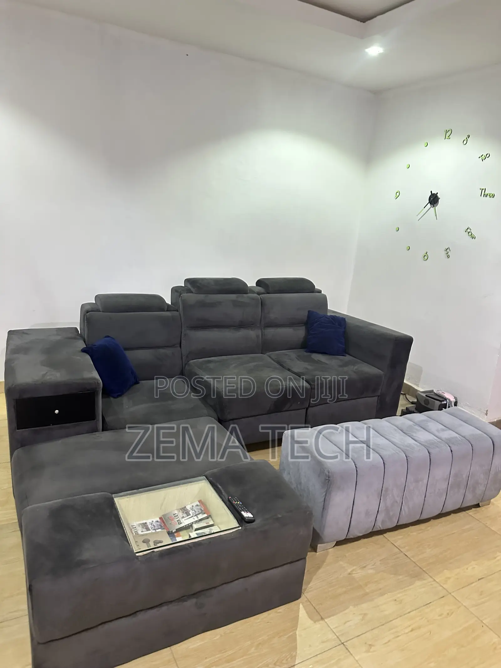 Quality Ash Fabric L-Shape Sofas Center Table With 2 Seaters