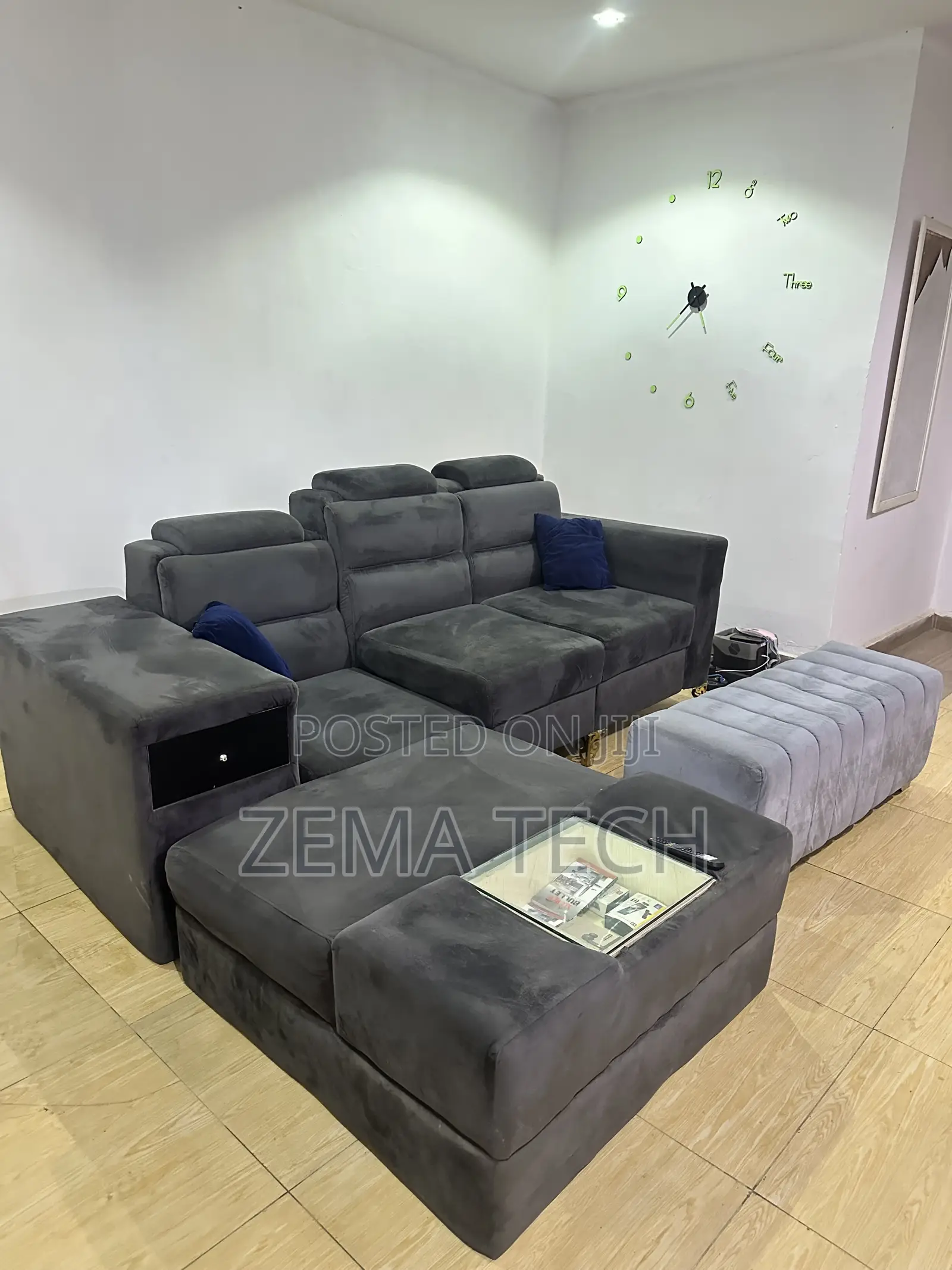 Quality Ash Fabric L-Shape Sofas Center Table With 2 Seaters