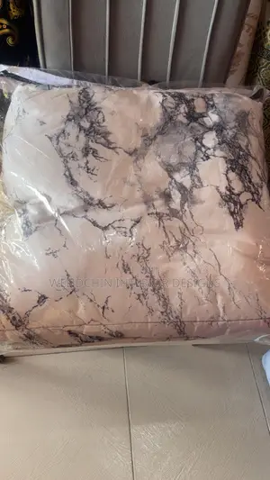 Duvet Sets 6by 6 4 Pillows