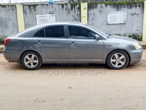 Toyota Avensis 2005 Gray
