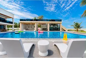 6 Bedroom Beach House