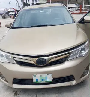 Toyota Camry 2013 Gold
