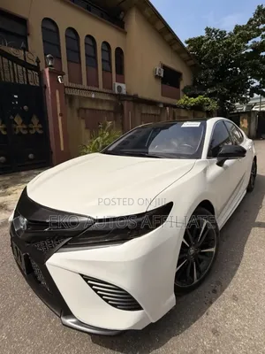 Toyota Camry 2019 White