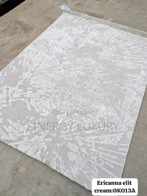 7x10fts Cream and Beige Premium Quality Rug