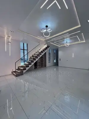 5bdrm Duplex in Lekki for sale