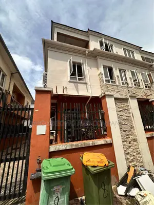 5bdrm Apartment in Agungi for sale