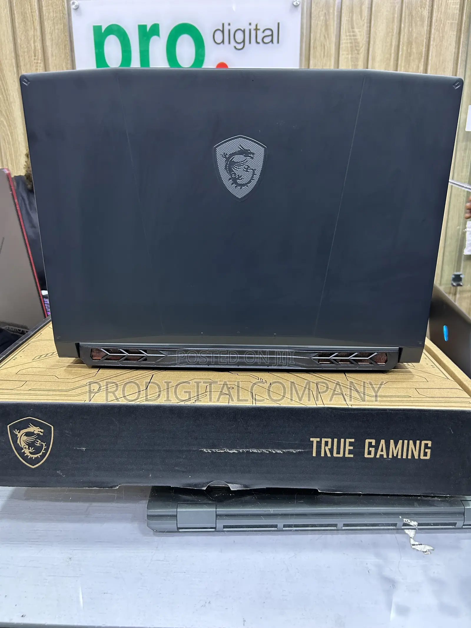 New Laptop MSI Katana 15 16GB Intel Core i7 SSD 1T